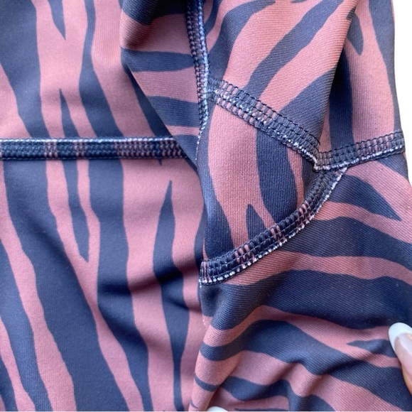 American Eagle Zebra Bike Shorts - Picture 4 of 10